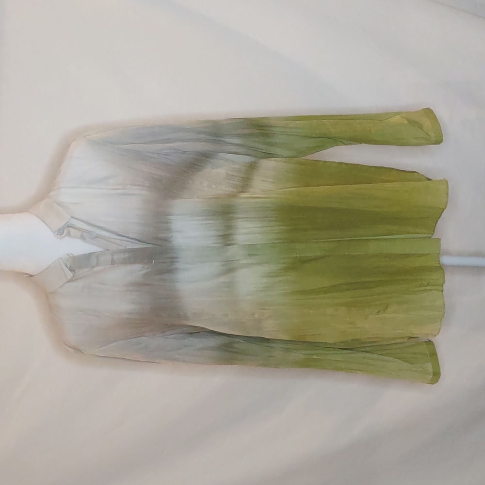 Elie Tahari Tie Dye gray green light weigh blouse, top Button Down Long Sleeve